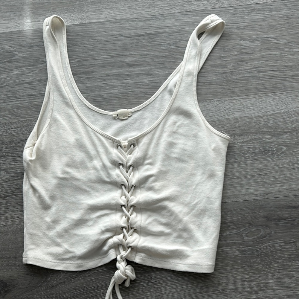 White garage crop top M